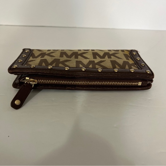 MICHAEL KORS MK Signature Jacquard Canvas with brown leather/ gold studs Wallet - Picture 9 of 16